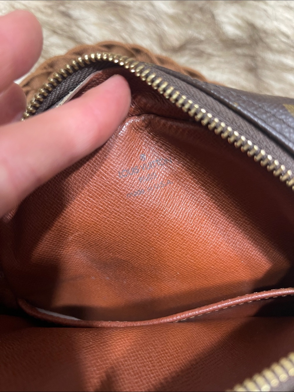 Louis Vuitton Brown Monogram Fringe Crossbody Bag with Tan Accents - Picture 3 of 4